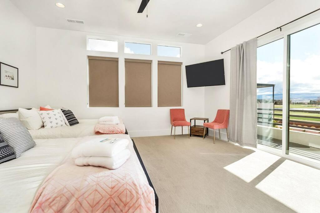 Villa 18 - 4 Bedroom! Year Round Heated Pool & Hot Tub! Games! Golf! Tennis! 圣乔治 外观 照片
